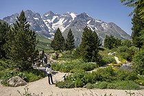 Biosphoto | 2588020 | Tourists visiting the Lautaret botanical garden with the Ecrins mountain range in the background in Villar-d'Arene, France. | &copy; Antoine Boureau / Biosphoto