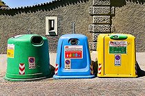 Biosphoto | 1464564 | Trashcan in Italy | &copy; Alfred Schauhuber / imageBROKER / Biosphoto