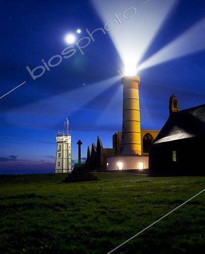 Biosphoto | 1637063 | Triple conjunction between Venus and Jupiter Moon Finistère | &copy; Laurent Laveder / Biosphoto