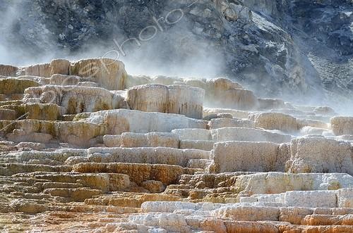 Biosphoto | 1957952 | Tuf calcaire - Mammoth Hot Springs PN Yellowstone USA | &copy; Marc Le Fèvre / Biosphoto