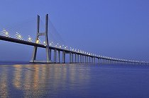 Biosphoto | 1605547 | Vasco da Gama bridge over the Rio Tejo river in the Parque das Nações park, site of the Expo 98, Lisbon, Portugal, Europe | © Florian Kopp / imageBROKER / Biosphoto