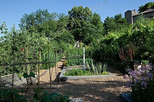 Biosphoto | 891728 | Vegetable garden in Garden of Paradise Cordes-sur-Ciel Tarn | &copy; Philippe Giraud / Biosphoto