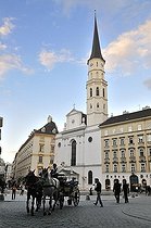 Biosphoto | 1602084 | Viennese horse-drawn buggy, Fiaker, in front of St | © Florian Kopp / imageBROKER / Biosphoto