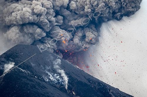 Biosphoto | 2512126 | Volcán de Fuego (Volcano of fire) eruption, Sierra Madre de Chiapas, Guatemala | &copy; Óscar Díez Martínez / Biosphoto