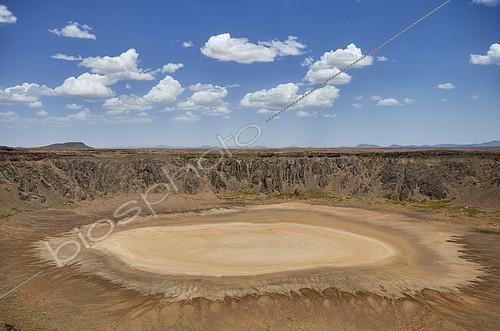 Biosphoto | 2086568 | Volcanic crater of Wabah, Najd Plateau, Saudi Arabia | &copy; Olivier Couppey / Biosphoto