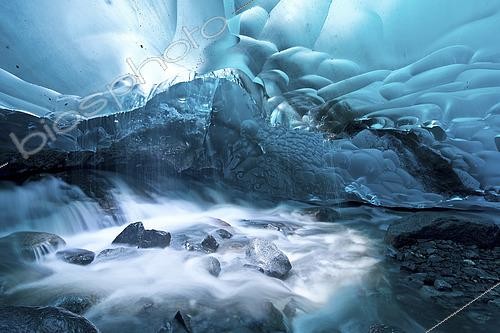 Biosphoto | 2483145 | Vue sous un glacier en Alaska. | &copy; Jonathan Tucker / Stocktrek Images / Biosphoto
