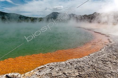 Biosphoto | 2579886 | Waiotapu geothermal area, North island, New-Zealand | &copy; Bruno Guénard / Biosphoto
