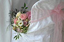 Biosphoto | 2546834 | Wedding bouquet on an armchair, Rose (Rosa sp), Gypsophila (Gypsophila paniculata) and foliage, romantic atmosphere | &copy; Catherine Fruhinsholz / Biosphoto