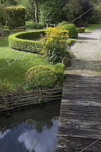 Biosphoto | 2024989 | Wooden bridge over a garden pound | &copy; Dominique Dumas / Biosphoto